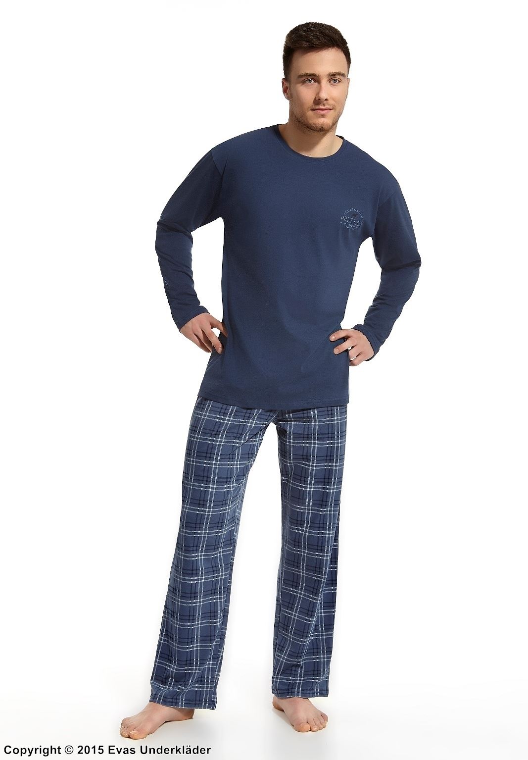 Blå pyjamas med emblem och rutiga byxor